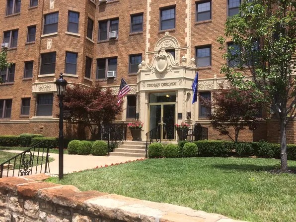 Carlyle Apartments, 700 Ward Pkwy APT 706, Kansas City, MO 64112