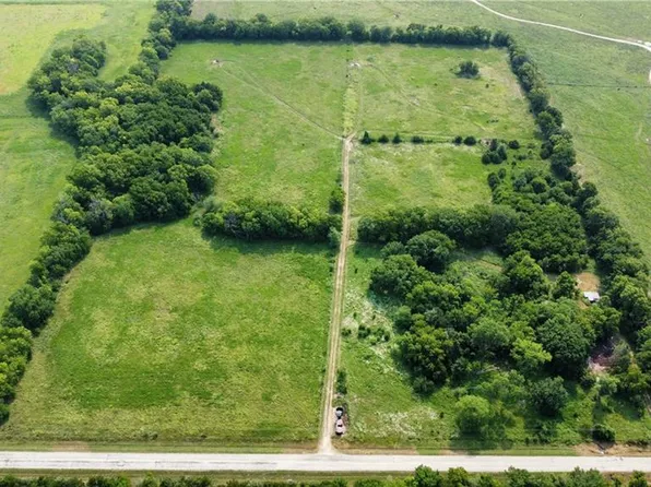 1563 County Road 1077, Blue Mound, KS 66010