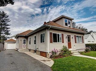 220 Woodbury St, Pawtucket, RI 02861