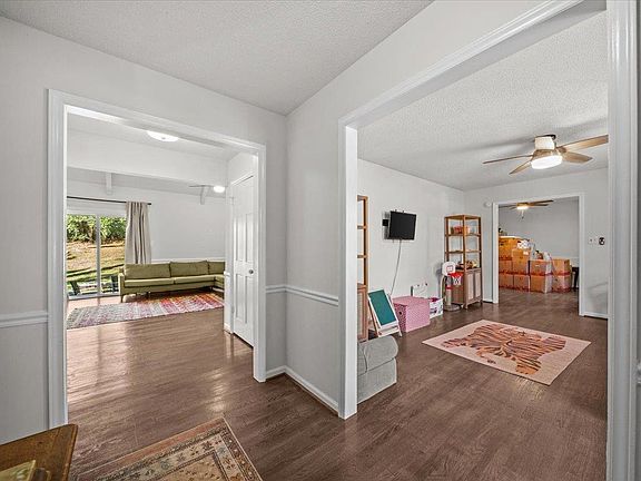 4th image of 254 Heathwood Dr