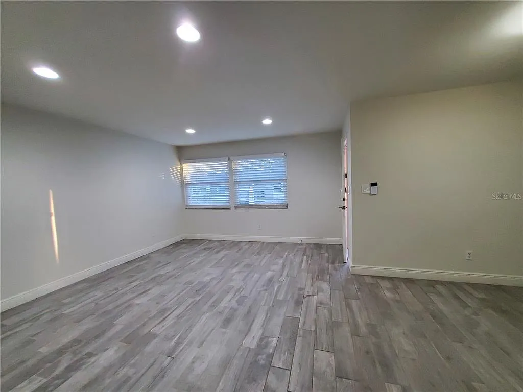 2 bed, 1.0 bath, 852 sqft, $1,850 — Photo 4
