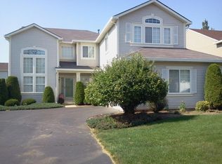 181 Wright Dr, Lake In The Hills, IL 60156