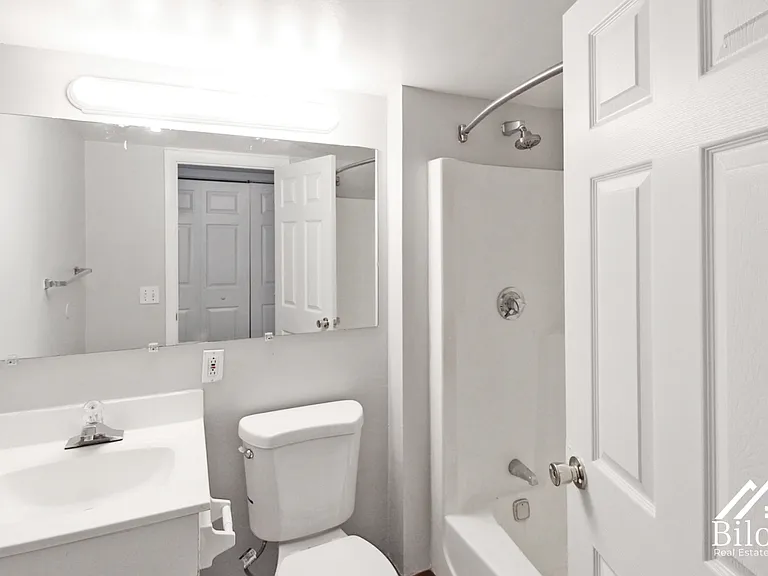 Hillside Terrace Apartments — Photo 14