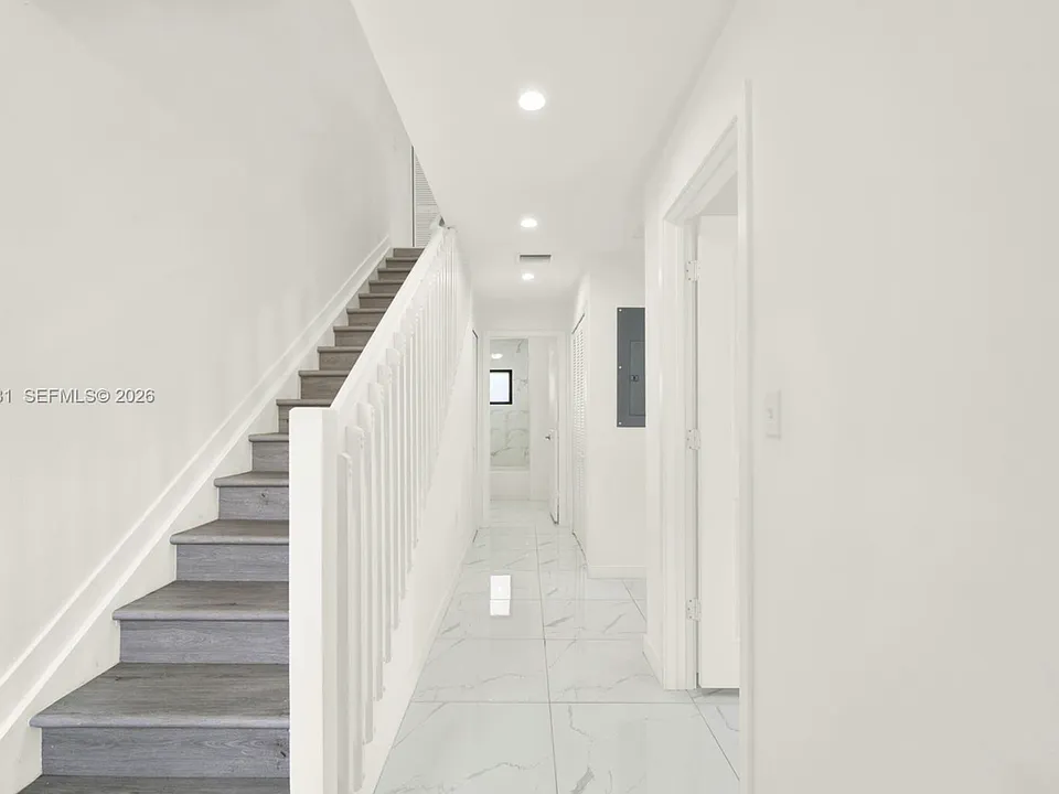 5220 NW 24th Ave