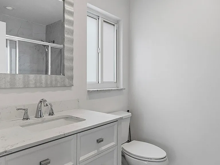 2910 NE 40th Ct — Photo 32