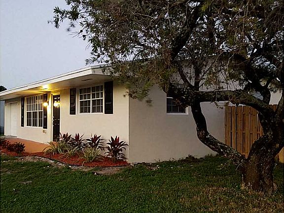 4th image of 2441 Nassau Dr