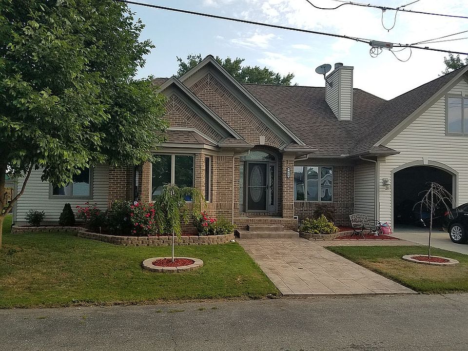 1st image of 7916 Stark Dr