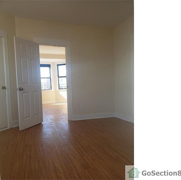 1st image of 14 Guion St APT 4R