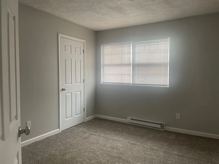 152 E Vienna St — Photo 6