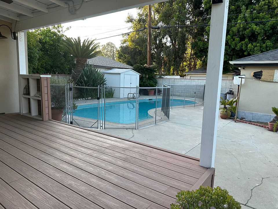 1st image of 16661 Magnolia Blvd