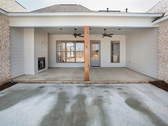 4th image of 104 Camden Lake Dr