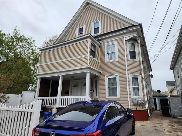 8 Sumter St, Providence, RI 02907