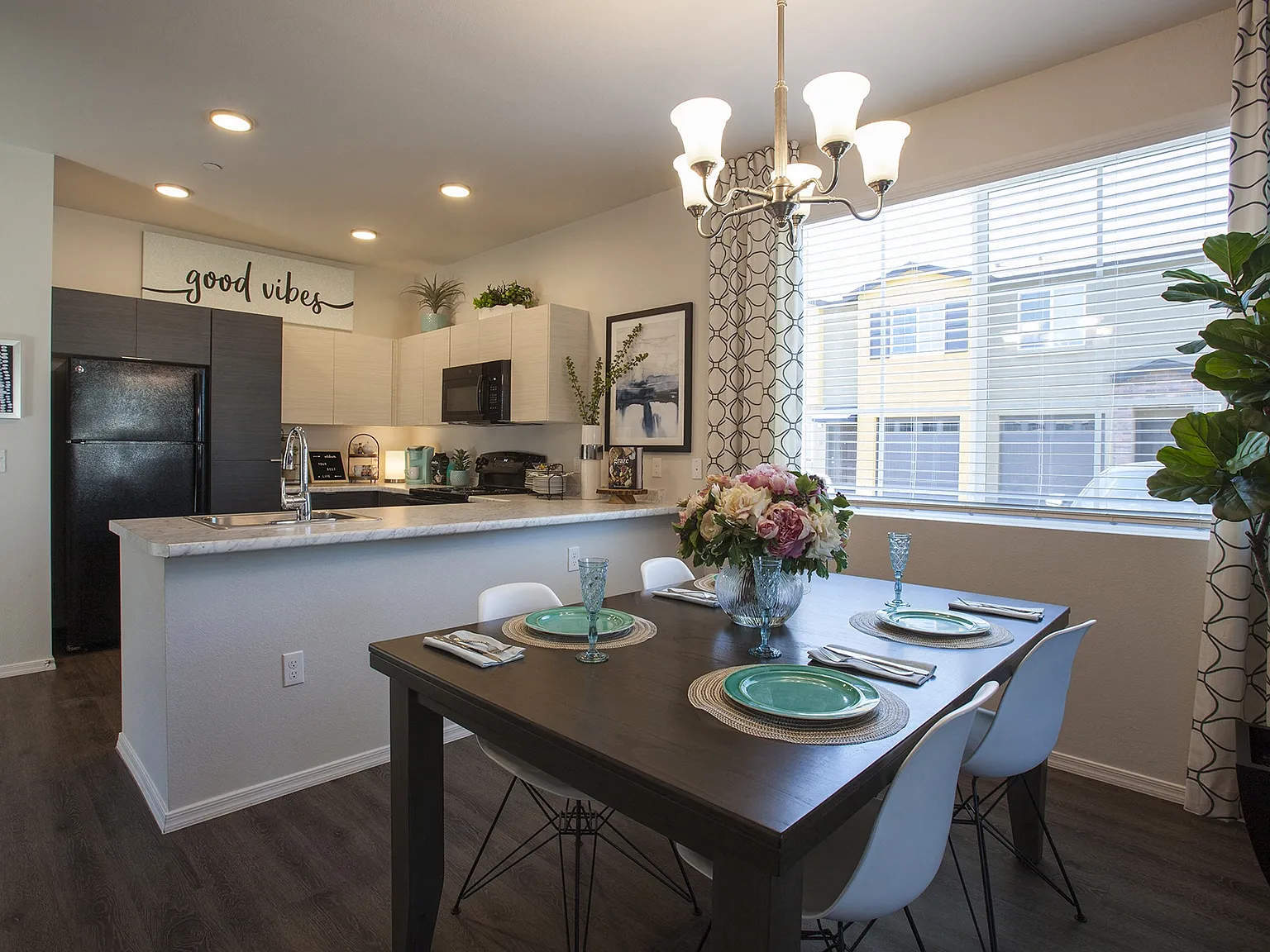 San Mateo Townhomes — Photo 4