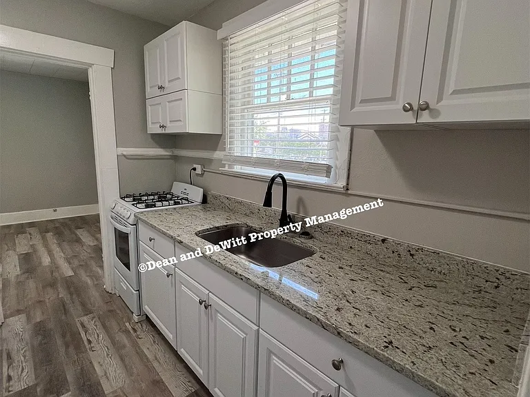 932 10th St N #3 — Photo 10