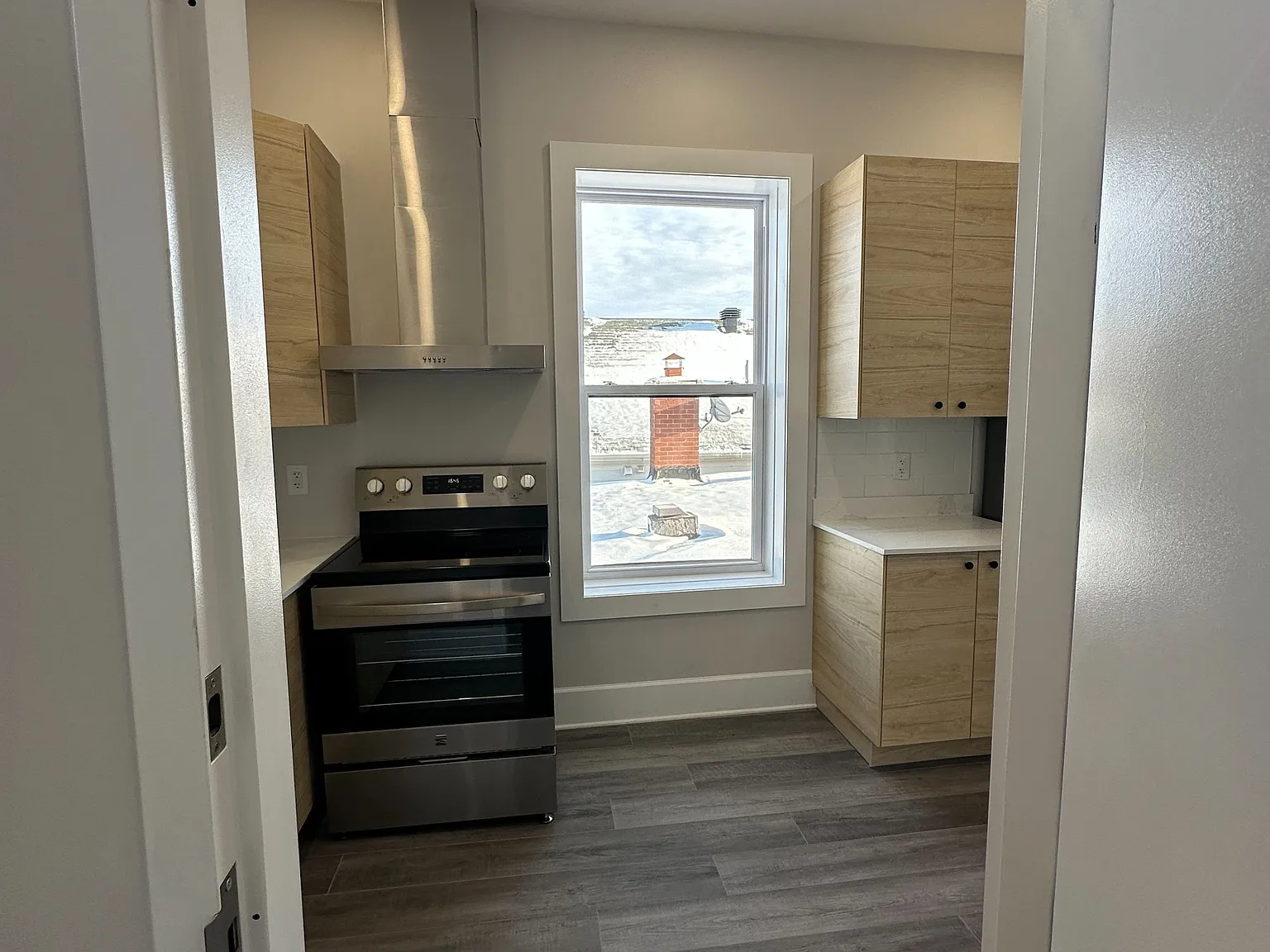 2 bed, $2,100 — Photo 3