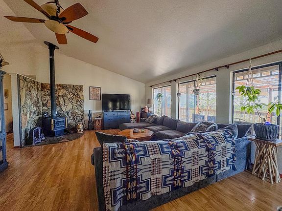 4th image of 12941 Wildrose Ct
