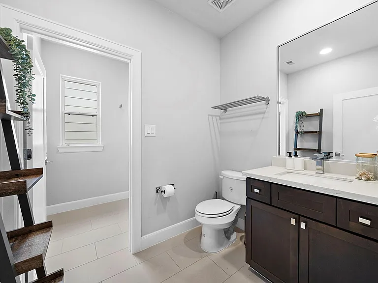 1217 Crockett St — Photo 29