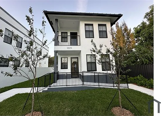 10570 SW 177th St — Photo 36