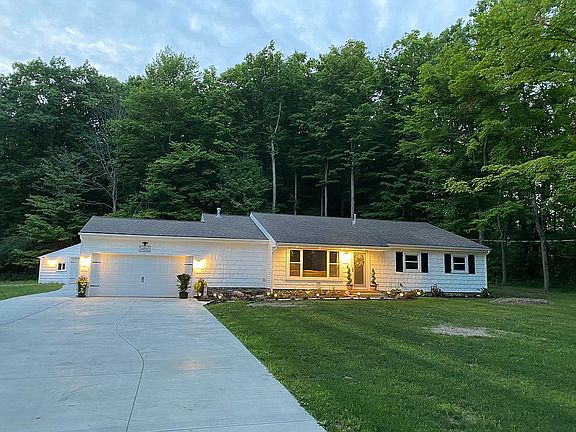 2nd image of 34865 Solon Rd
