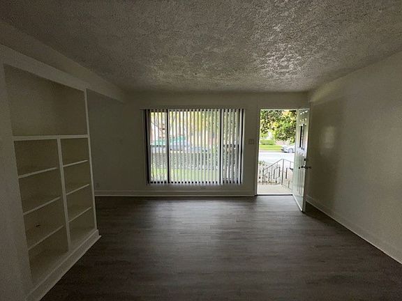 4th image of 141 Carr Dr #A