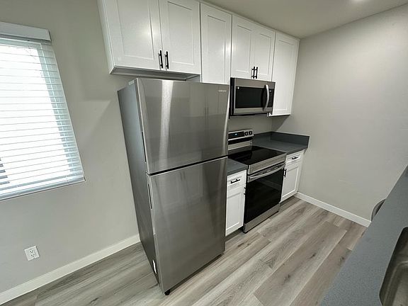 3rd image of 2116 Mission Ave #8