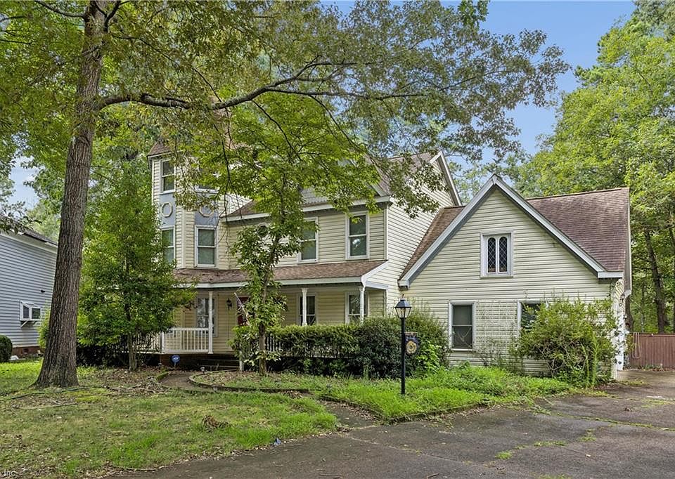 1st image of 302 Honey Locust Way