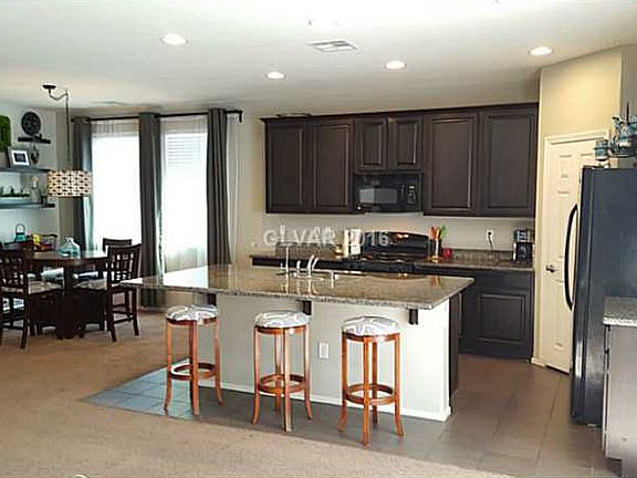 3rd image of 2121 Grovestand Ave