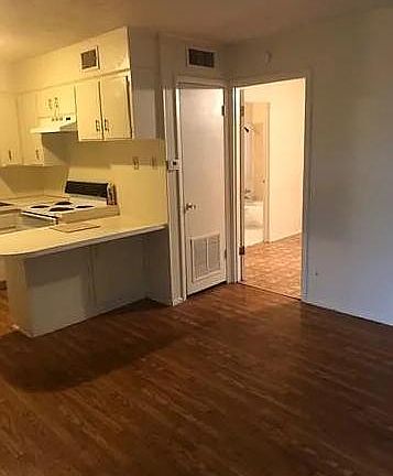 4th image of 307 E Bryce Dr #9