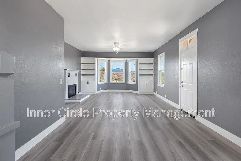 2 bed, 2.0 bath, 1727 sqft, $3,250 — Photo 3