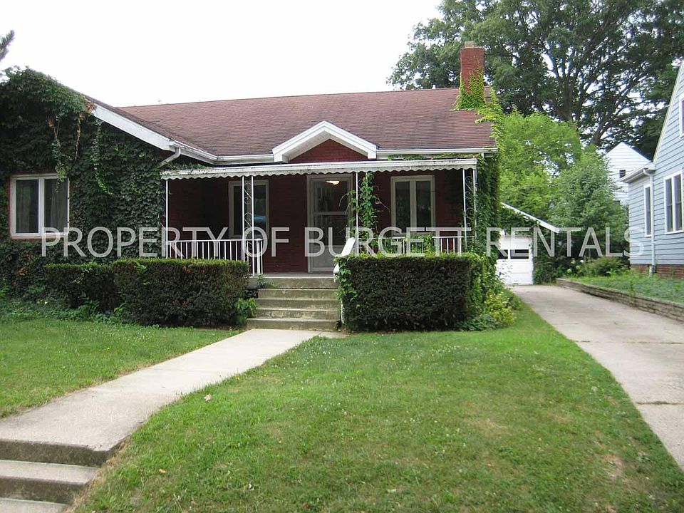 1st image of 215 Lincoln St
