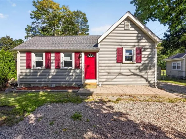 660 Tower Hill Rd, North Kingstown, RI 02852