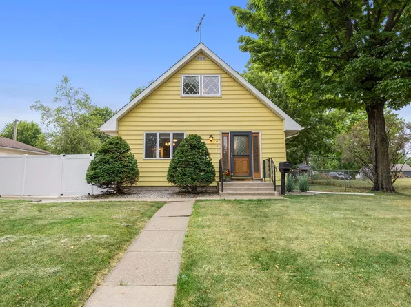 431 4th Ave SW, Cambridge, MN 55008