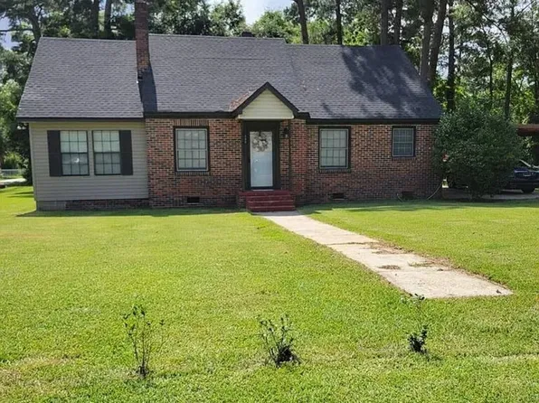 389 Stewart St SW, Pelham, GA 31779