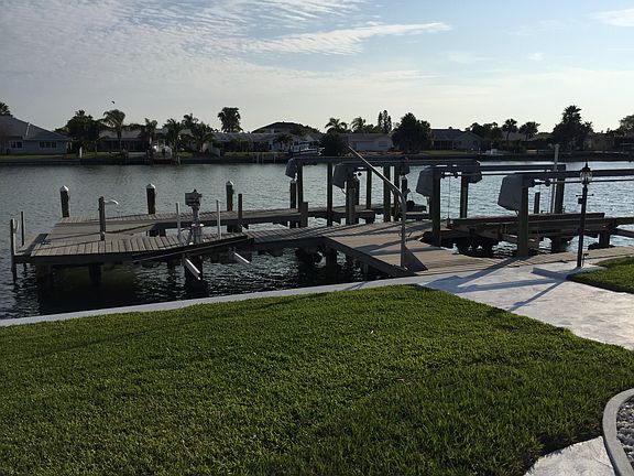 Huge resort style dock!