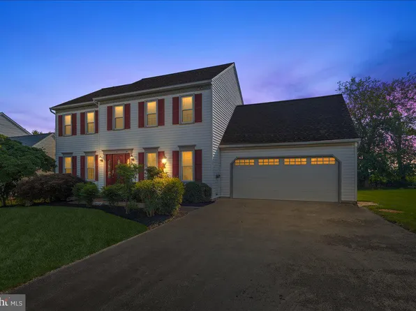 41 Apricot Ave, Leola, PA 17540