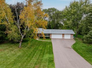 203 S Oakridge Dr, North Prairie, WI 53153