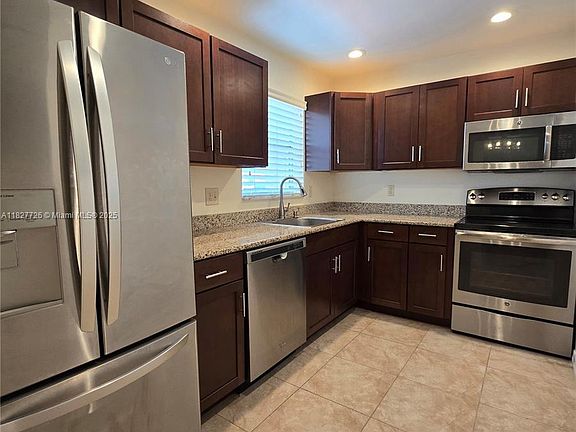 5th image of 238 Lake Dora Dr #238