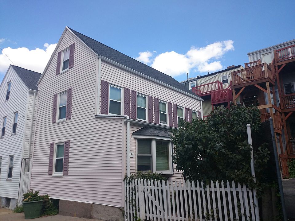 2nd image of 224 Bowen St