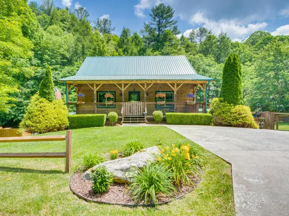 145 Sugar Hollow Rd, Roan Mountain, TN 37687
