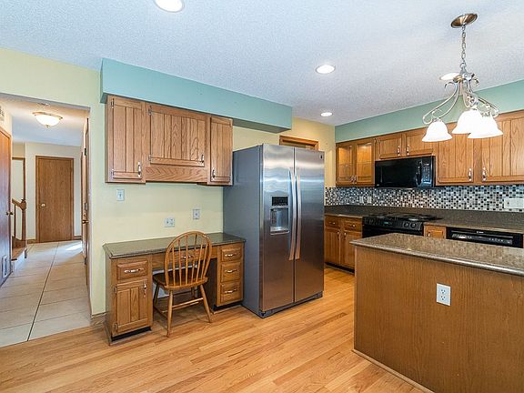 5th image of 501 Lawndale Dr SE