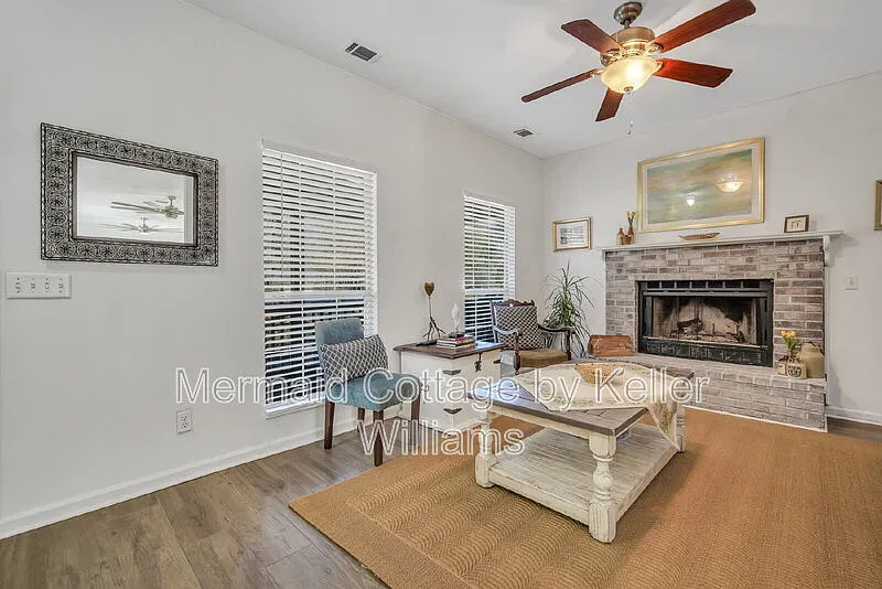 3 bed, 2.5 bath, 2318 sqft, $2,500 — Photo 4