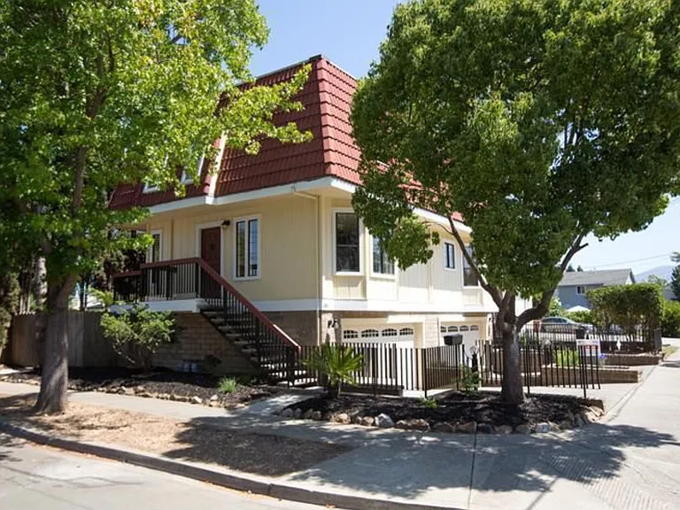 880 Napa St — Photo 14