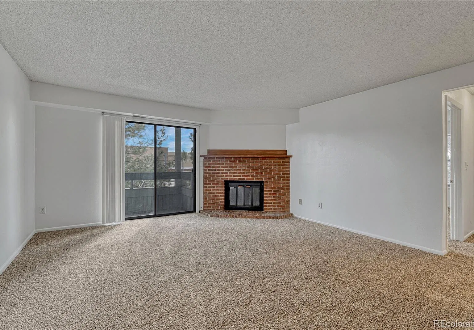 2 bed, 2.0 bath, 1000 sqft, $1,695 — Photo 3