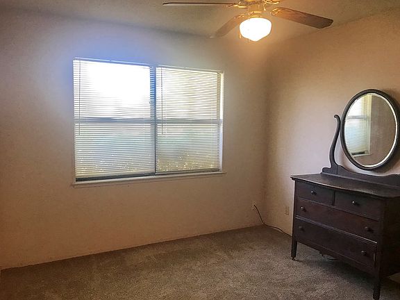 2nd image of 206 Broadmoor Dr