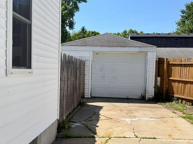 3809 Larchmont St — Photo 22