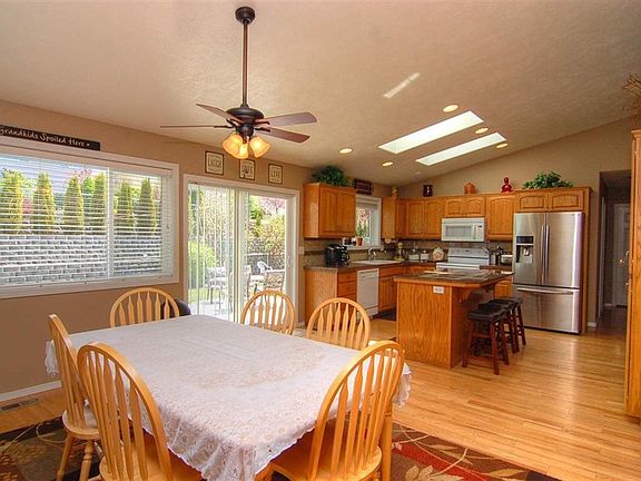 3rd image of 10724 N Portsmouth Ct