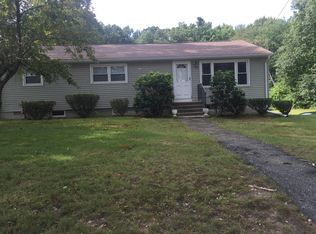 33 Flint Rd, Tyngsboro, MA 01879