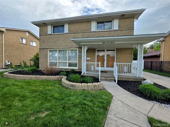 15915 Hilton St, Southfield, MI 48075