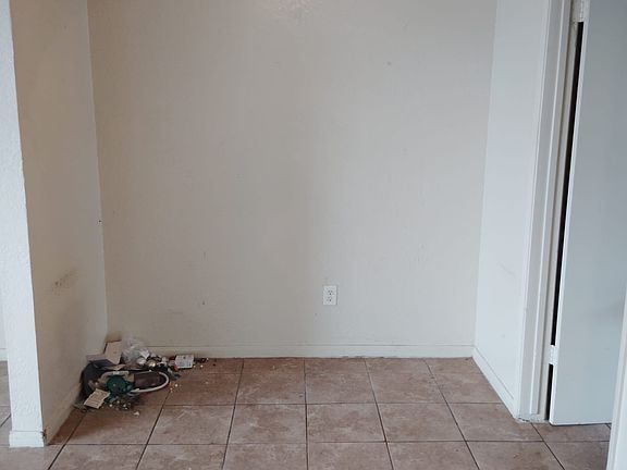 4th image of 525 Wier Rd #B31