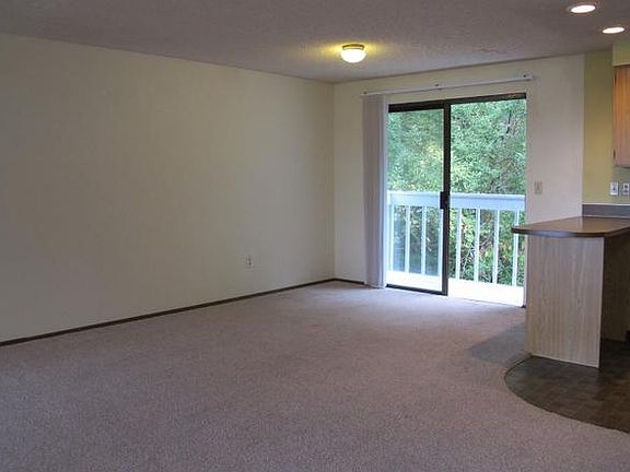 3rd image of 3154 Hawks Prairie Rd #1